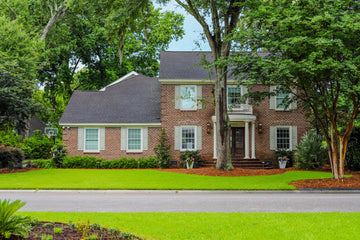 HOW TO CLEAN & CARE FOR VINYL EXTERIOR SHUTTERS